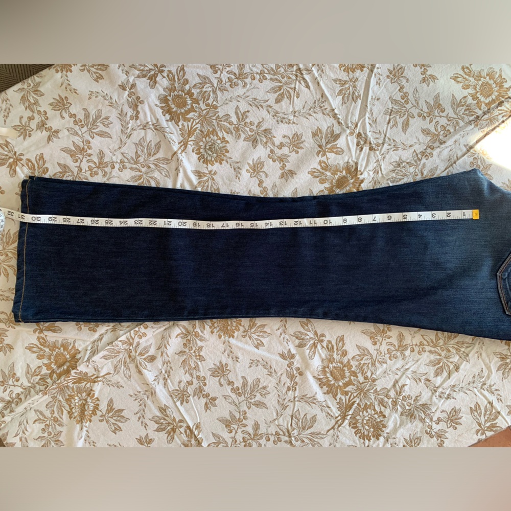 EUC J Brand Mid-Rise Flare Leg Blue Jeans Size 31 - Picture 8 of 8